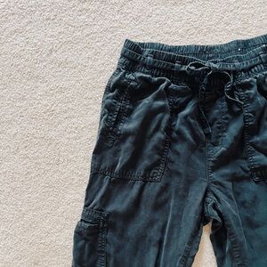American Eagle Black Cargo Joggers